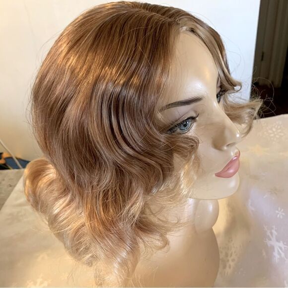 Wig Strawberry Blonde/ Blonde Highlights Curls NWOT Gorgeous - Picture 1 of 8